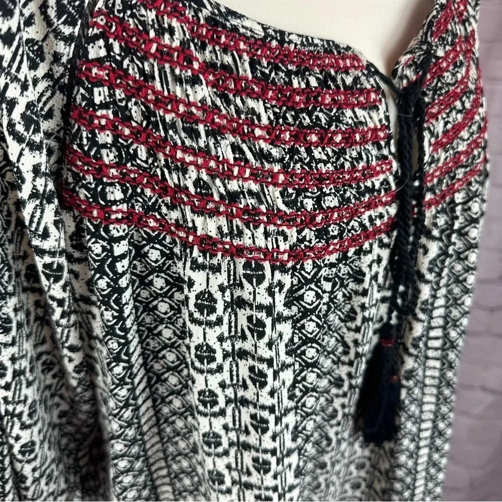 Gibson latimer boho  tassled Blouse size medium - Picture 2 of 6